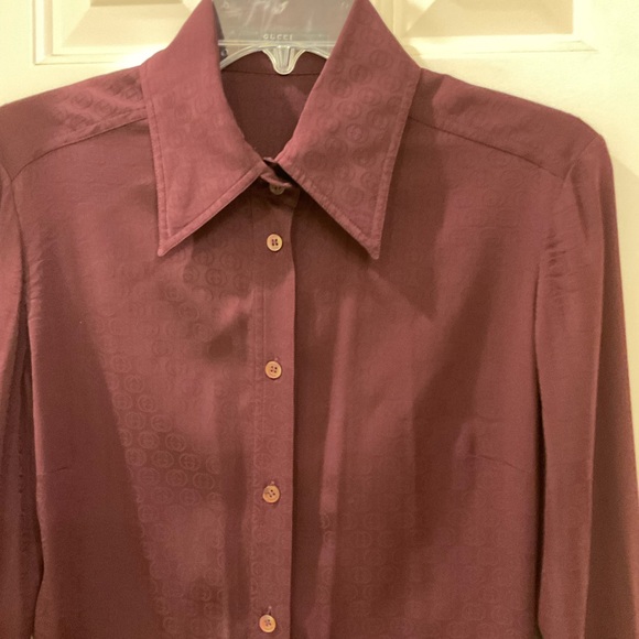 Gucci Long Sleeve Button Front, Fold Down Collar, Maroon Blouse, Size 44 / Small - Picture 7 of 14